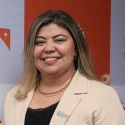 Angela Karine Mota